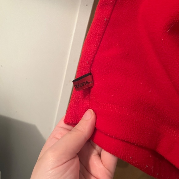 Red vest - Picture 4 of 6